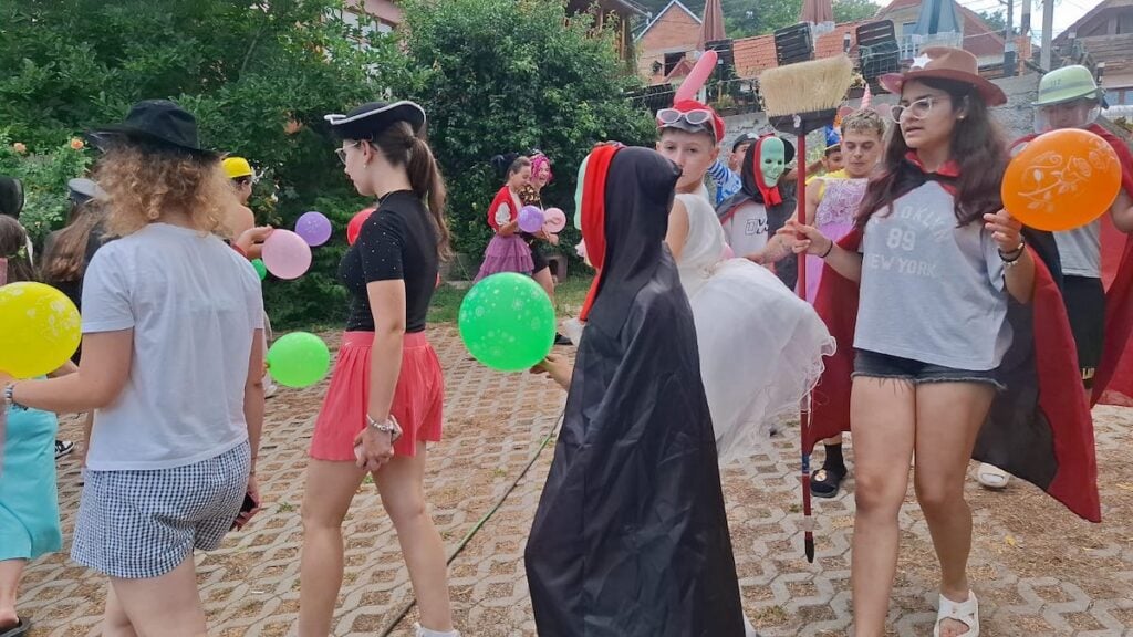 tabara asociatia speranta si zambet2