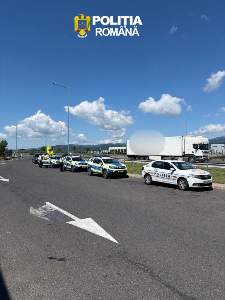 Polițiștii din cadrul acțiunii de miercuri a poliției pe autostrada A1, în județul Sibiu. Foto: Inspectoratul de Poliție Județean Sibiu