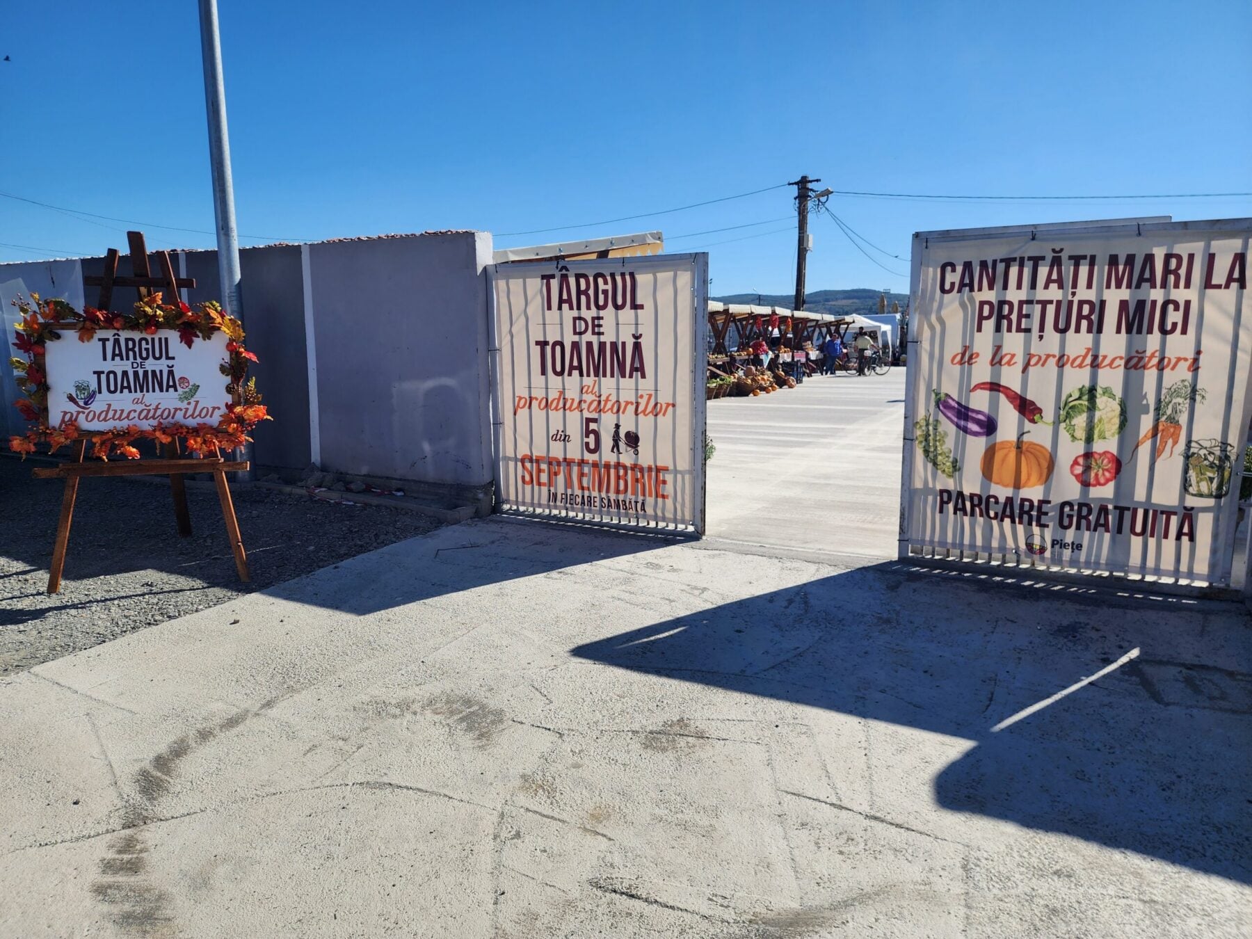 Prima zi a Târgului de Toamnă al Producătorilor organizat în Piața Obor a fost una satisfăcătoare pentru cei din spatele tarabelor. Foto: turnulsfatului.ro
