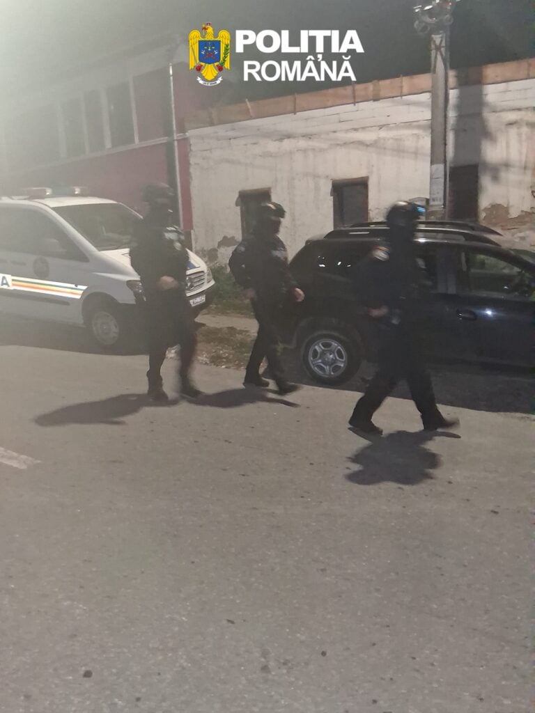 Patru mandate de percheziție domiciliară executate de polițiștii sibieni. Foto: Inspectoratul de Poliție Județean Sibiu