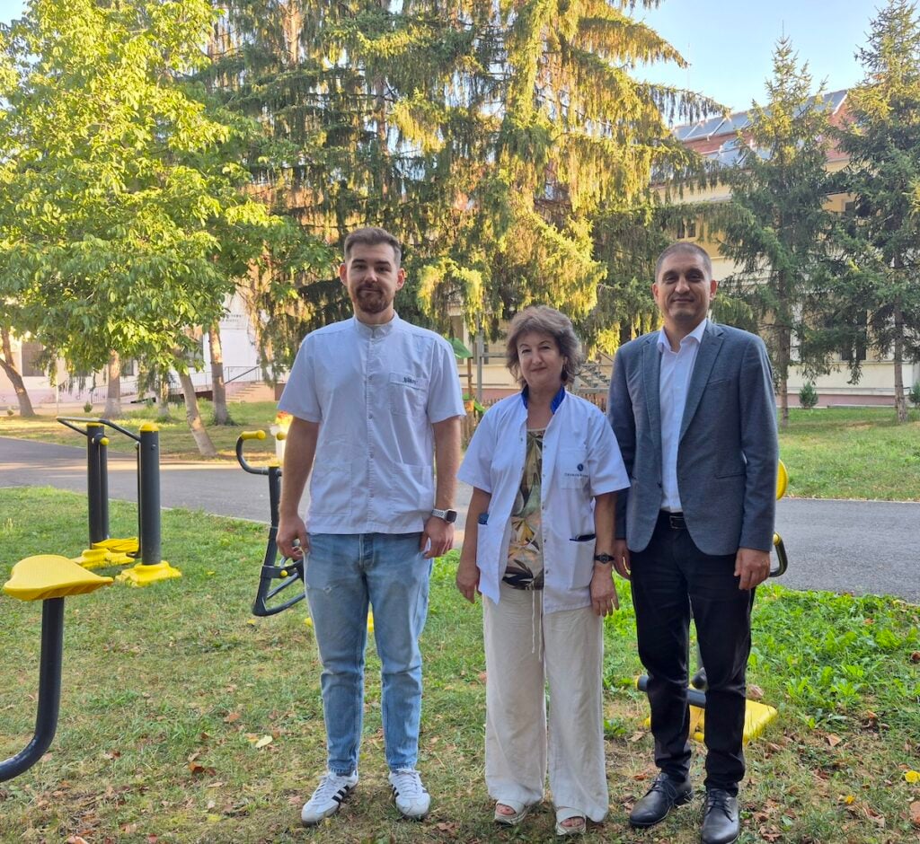 Dr. Vlad Buzăianu (foto stânga), Dr. Lavinia Danciu (foto centru) și managerul Cristian Roman (foto dreapta)