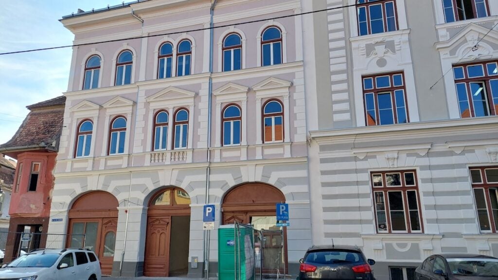 Laboratoare Smart Colegiul Gheorghe Lazăr exterior. Foto: turnulsfatului.ro