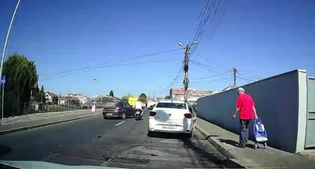 Video de pe camera de bord care surprinde momentul accidentului. Foto: Info Trafic Sibiu