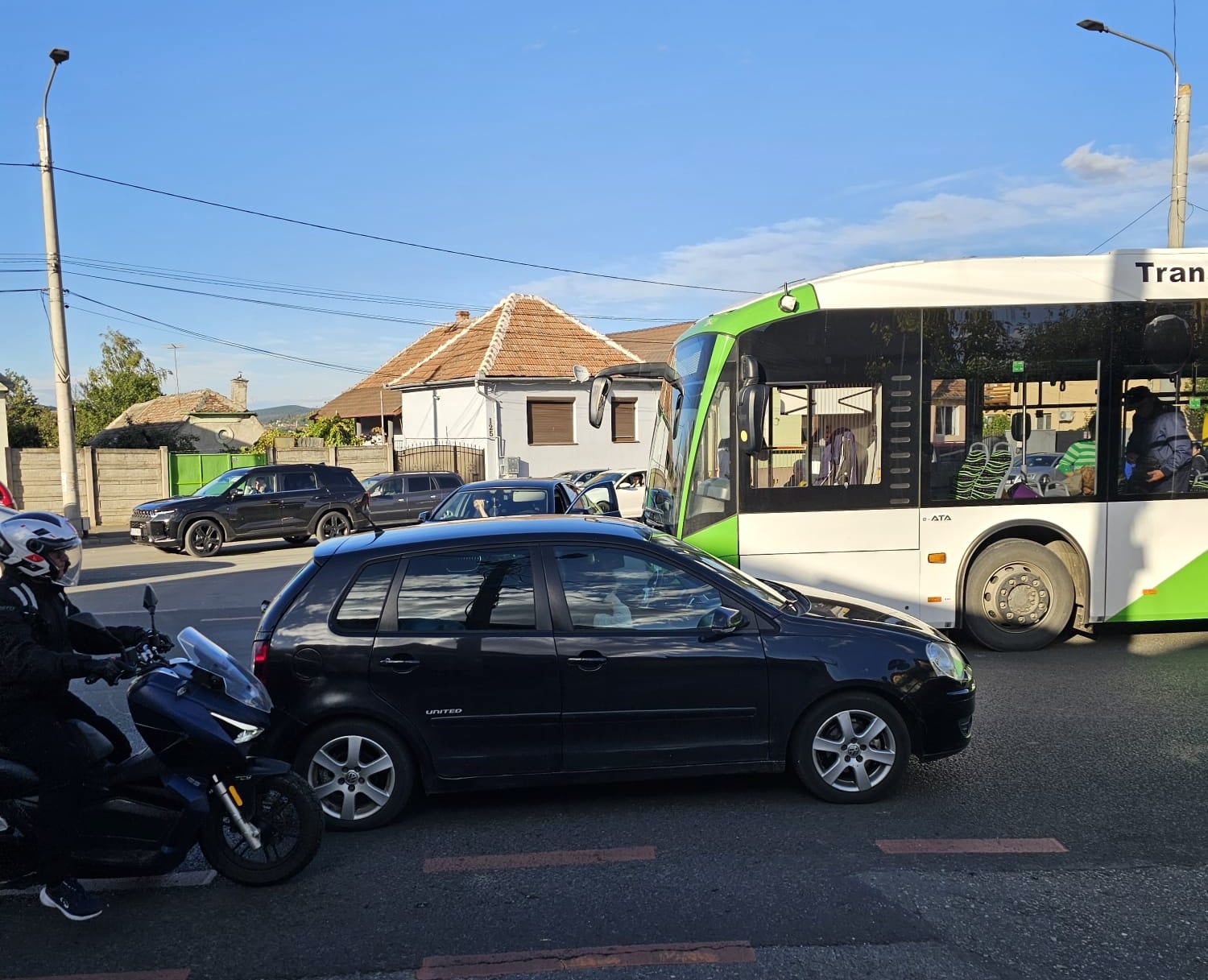 Accidentul a avut loc pe strada Ștefan cel Mare. Foto: InfoTrafic Sibiu