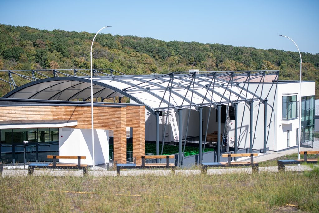Complexul dispune și de un sistem fotovoltaic. Foto: Academia Forţelor Terestre „Nicolae Bălcescu” din Sibiu