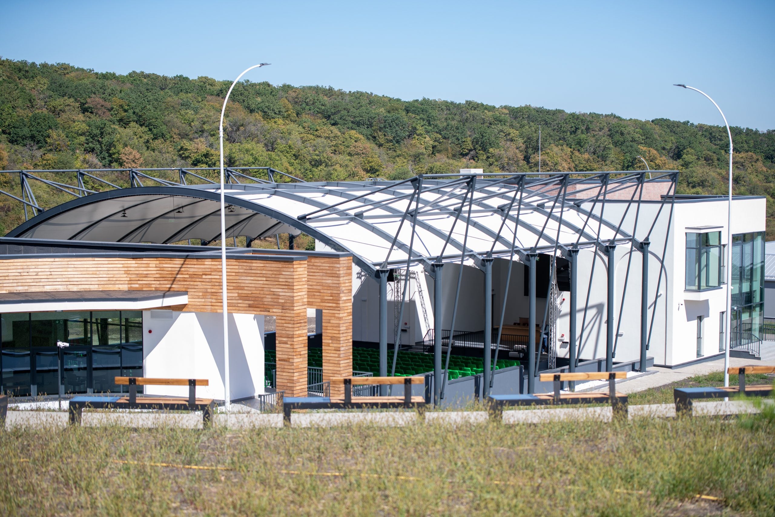 Complexul dispune și de un sistem fotovoltaic. Foto: Academia Forţelor Terestre „Nicolae Bălcescu” din Sibiu