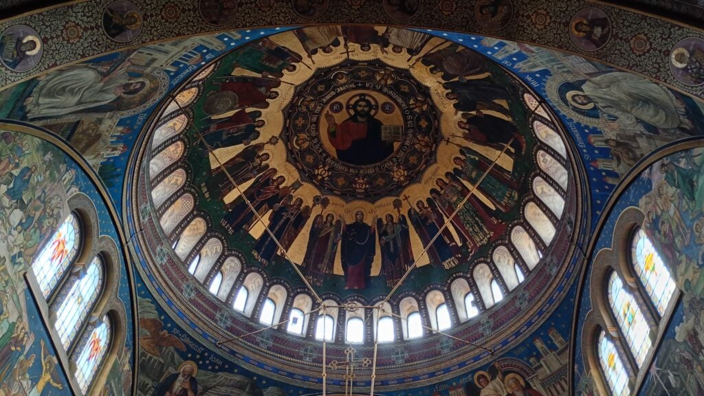 Interiorul cupolei Catedralei Metropolitane Sfânta Treime din Sibiu. Foto: turnulsfatului.ro