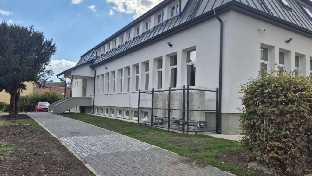 La cantina ULBS accesul este permis doar studenților și personalului ULBS. Foto: turnulsfatului.ro