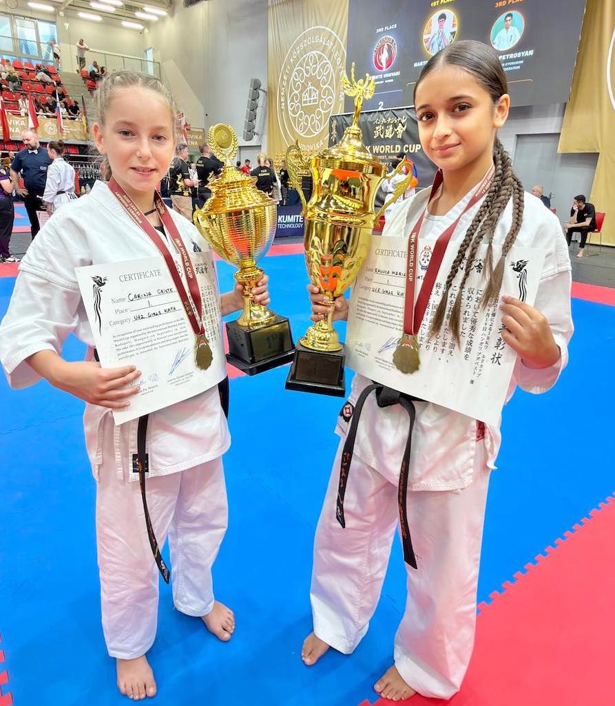 Carina și Raluca au cucerit aurul la Kata și bronzul la Kumite/Foto transmisă de BUDOSIB DOJO SIBIU