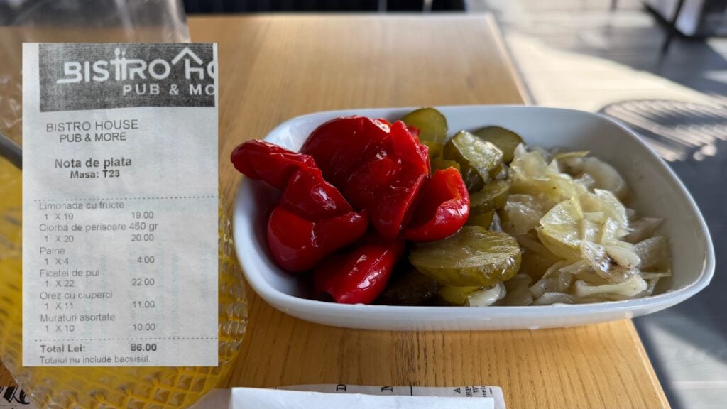 Salata de murături asortate la Bistro House. Și nota de plată