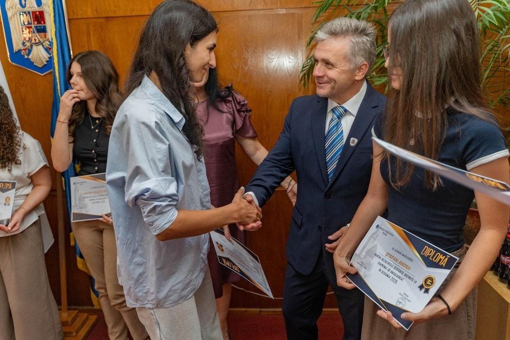 premii elevi medias publicitate foto primaria3