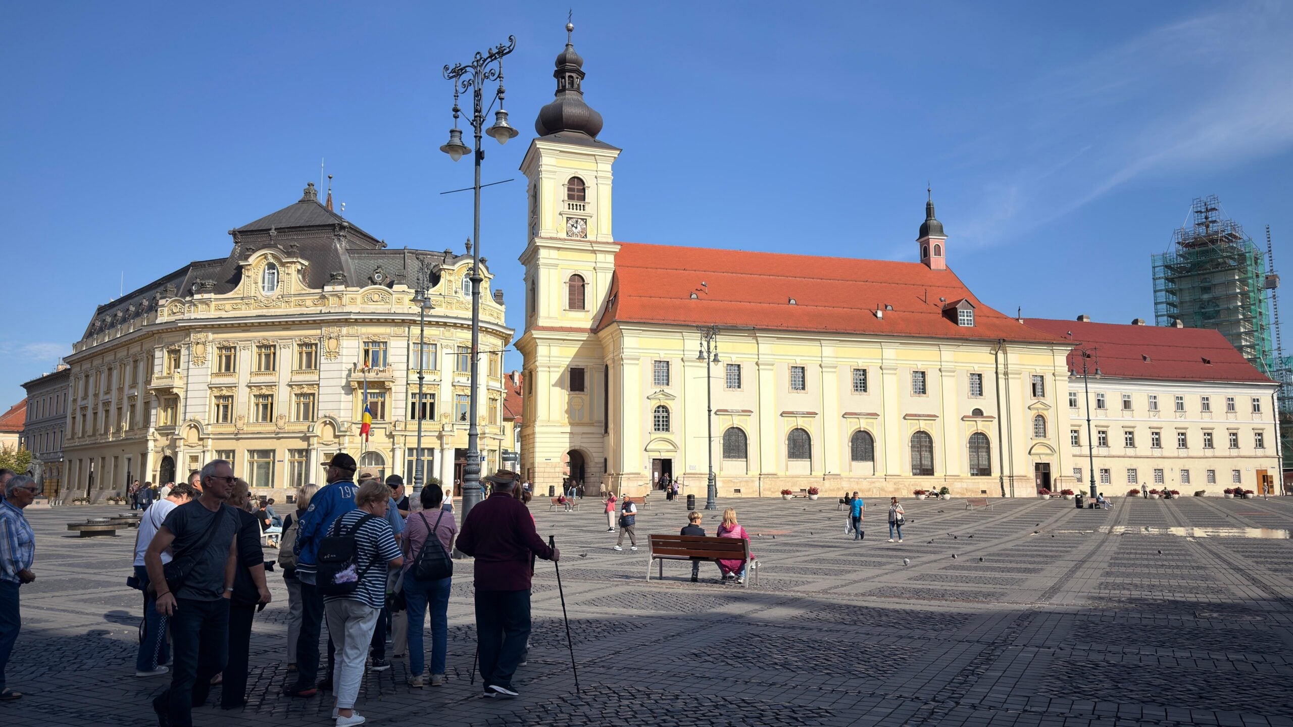 sibiu, piata mare, turisti (3)