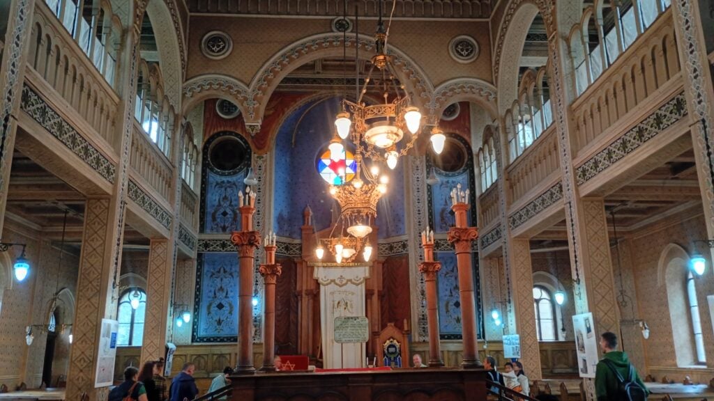 Interiorul Sinagogii Mari din Sibiu. Foto: turnulsfatului.ro
