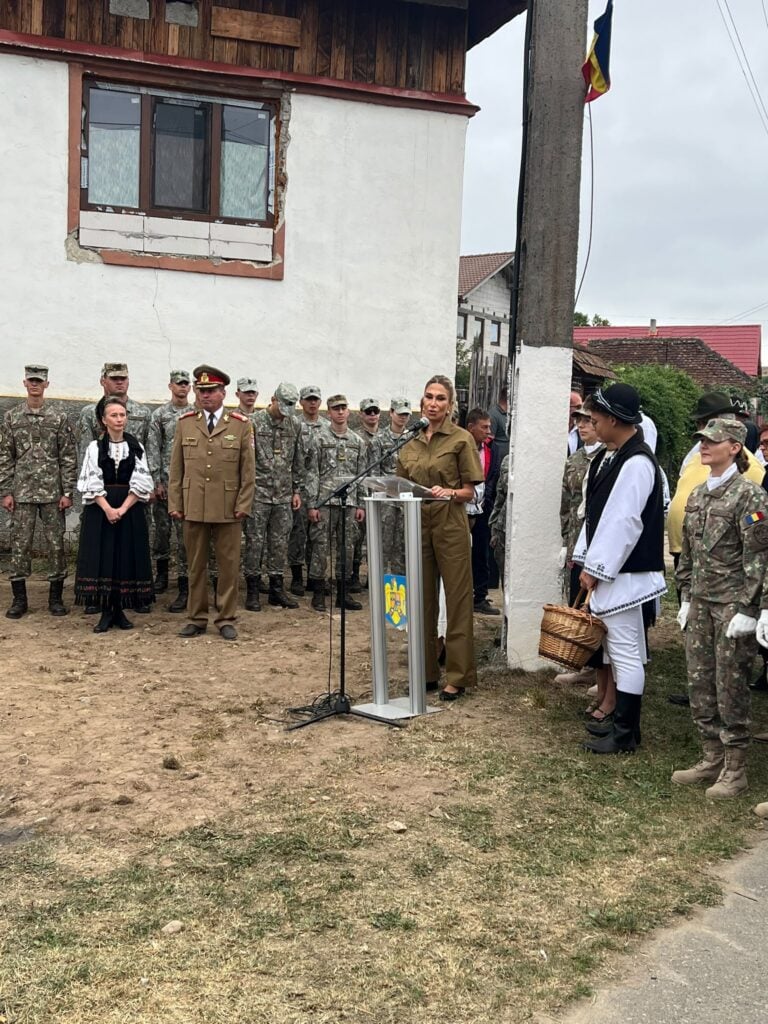 Raluca Turcan, prezentă la comemorarea lui Ioan Stoica. Foto: Dragoș Lăpădat / Asociația Cordiana