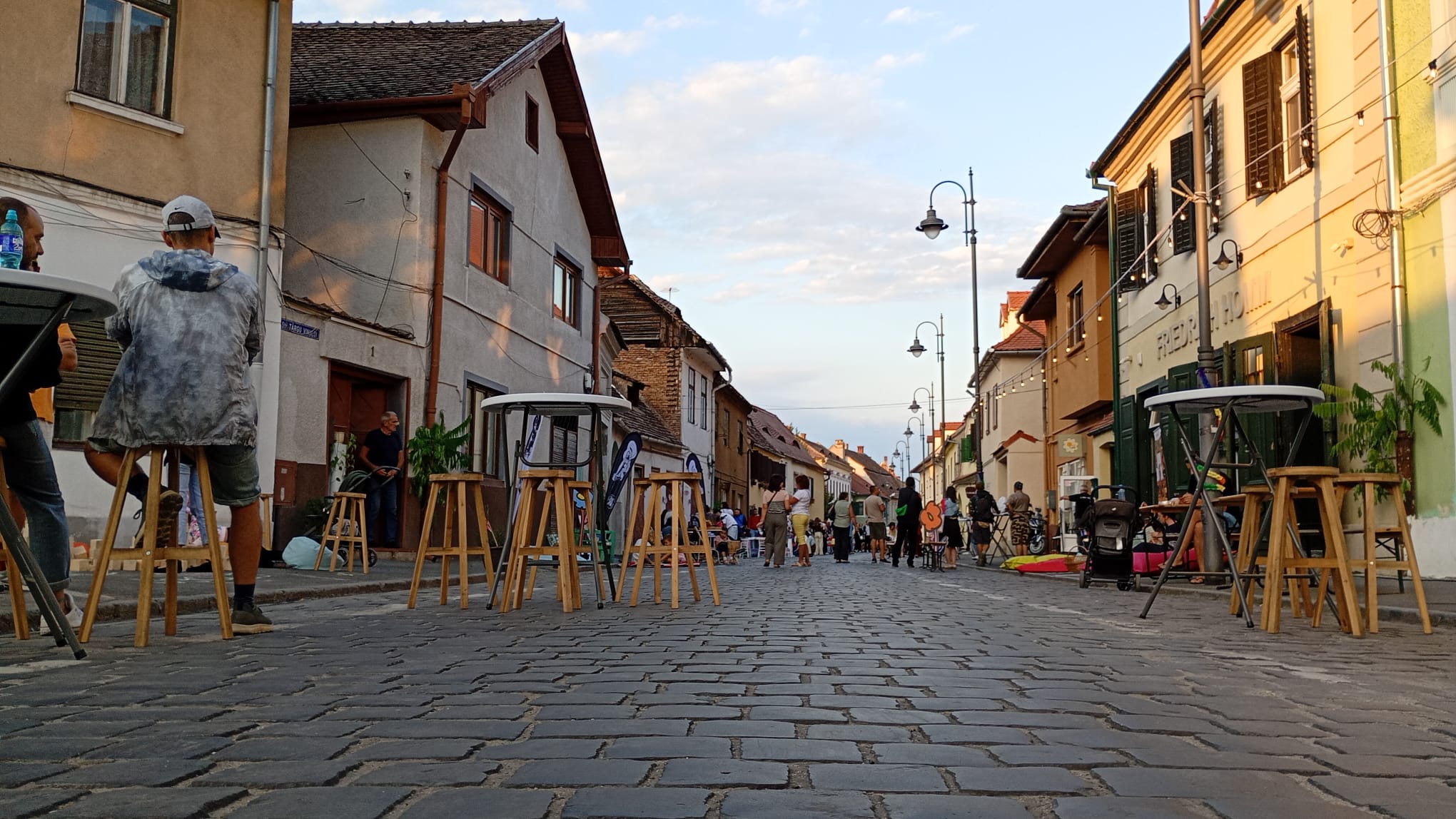 Strada Târgul Vinului, pietonală pentru trei seri. Foto: turnulsfatului.ro