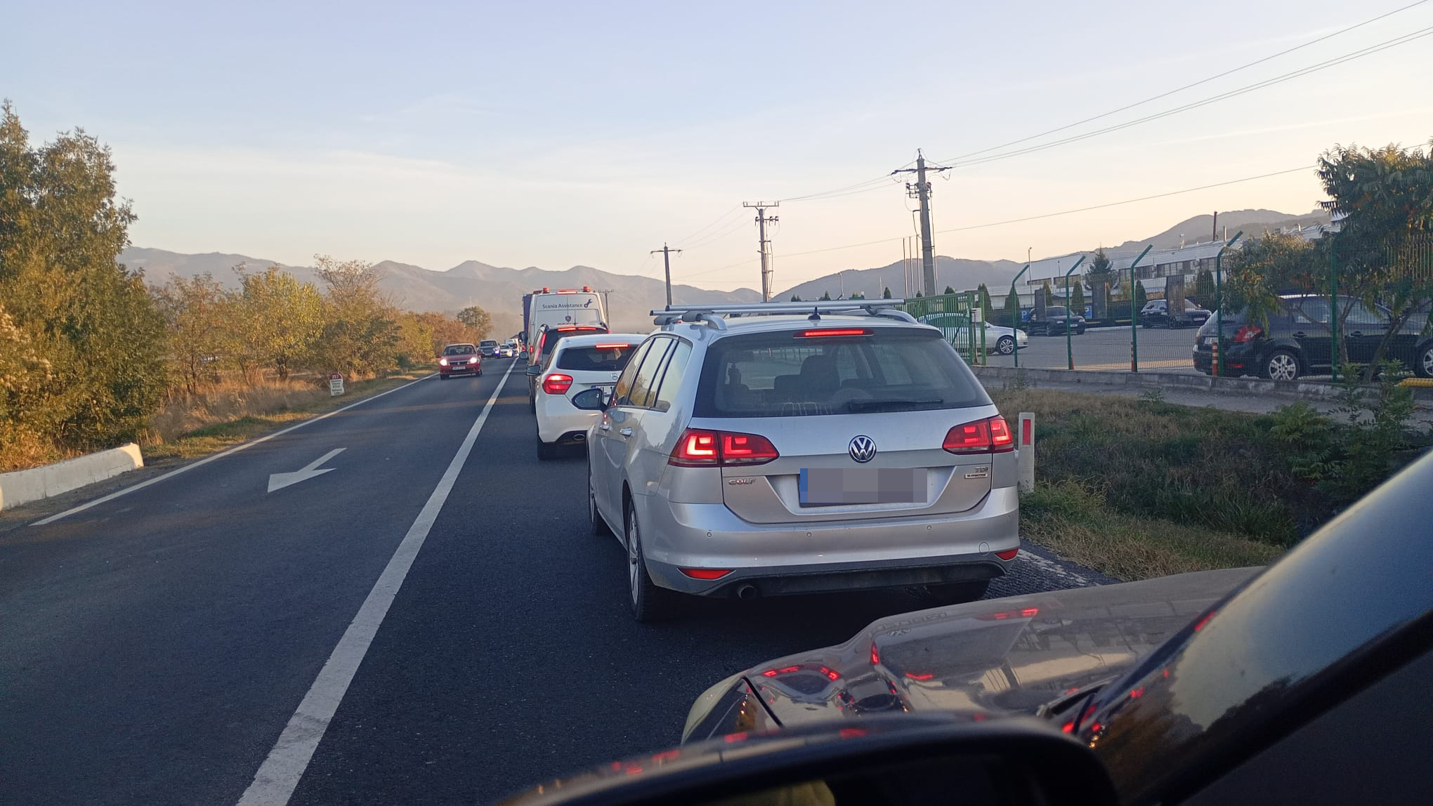 Ambuteiaj pe DN7, înainte de intrarea în Tălmaciu. Foto: turnulsfatului.ro