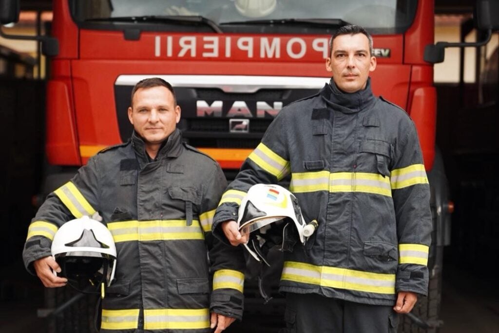 Plutonier adjutant șef Liviu Velicea (foto stânga) și plutonier adjutant Daniel Ciurduc (foto dreapta)