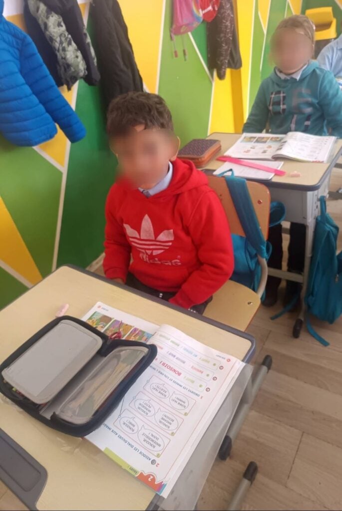 Marian în față, Antonia în spate