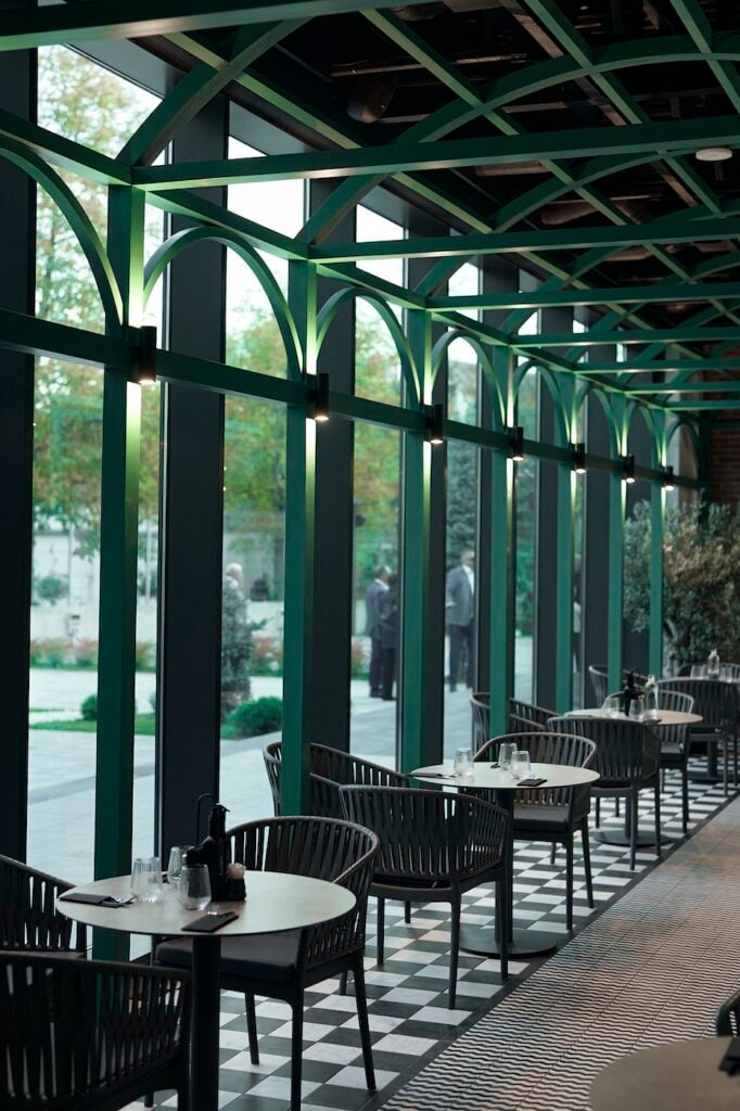 Restaurantul este împărțit în două zone distincte. Foto: Bolta Rece