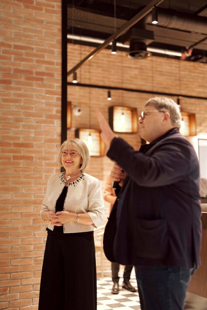 Primarul Astrid Fodor și Emil Hurezeanu. Foto: Bolta Rece