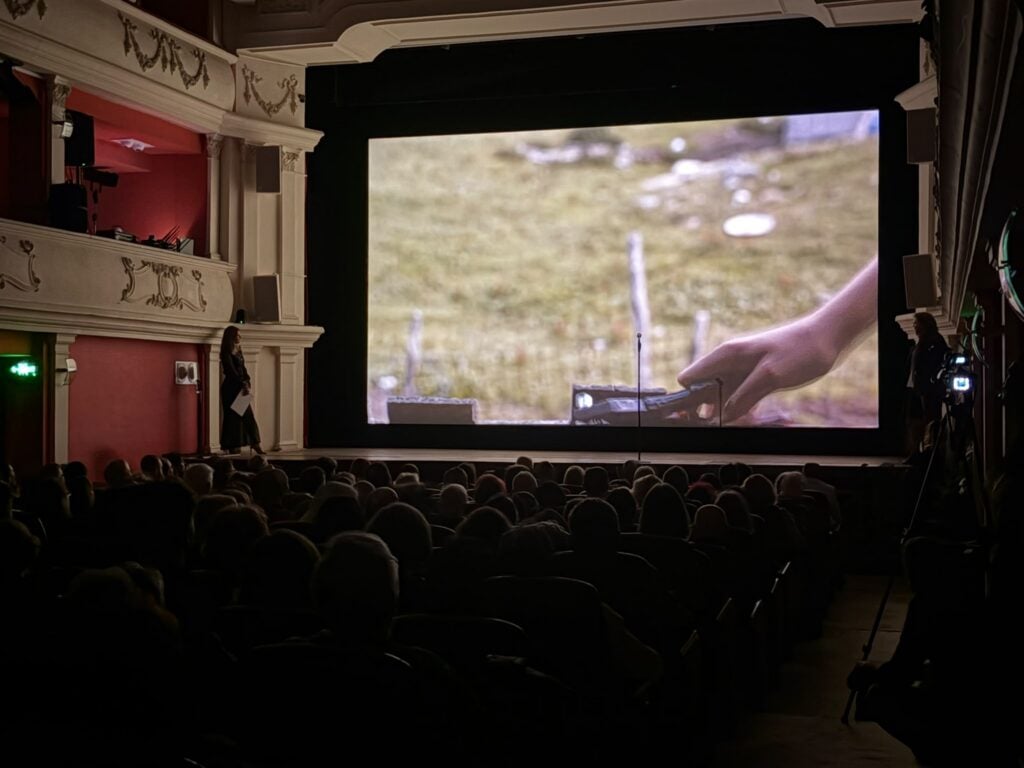 gala astra film3