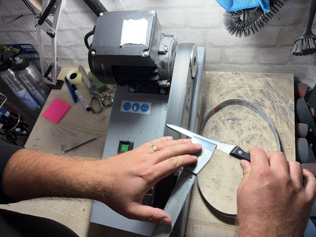 mica afacere atelier cutite si chei 6