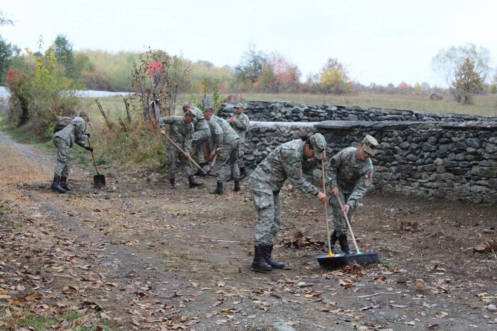militari cimitir 1