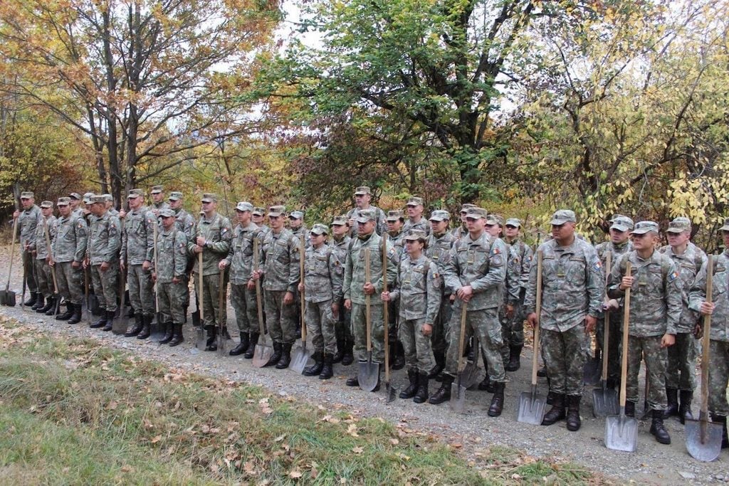 militari cimitir 2