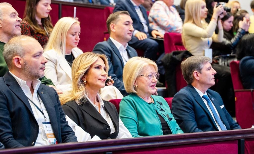 raluca turcan inaugurare campus publicitate1