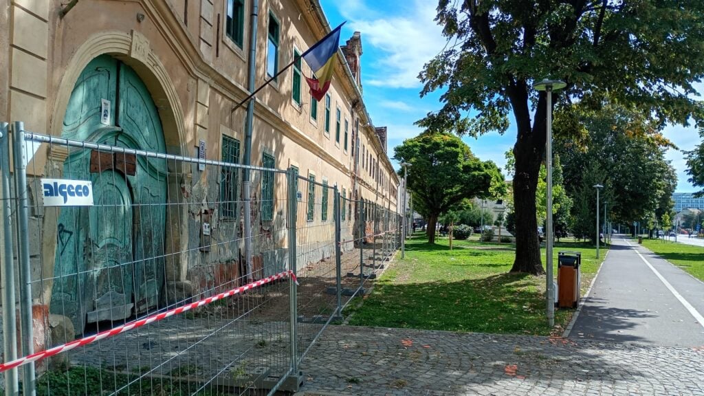 Fațada fostului orfelinat „Maria Tereza” din Sibiu. Foto: turnulsfatului.ro