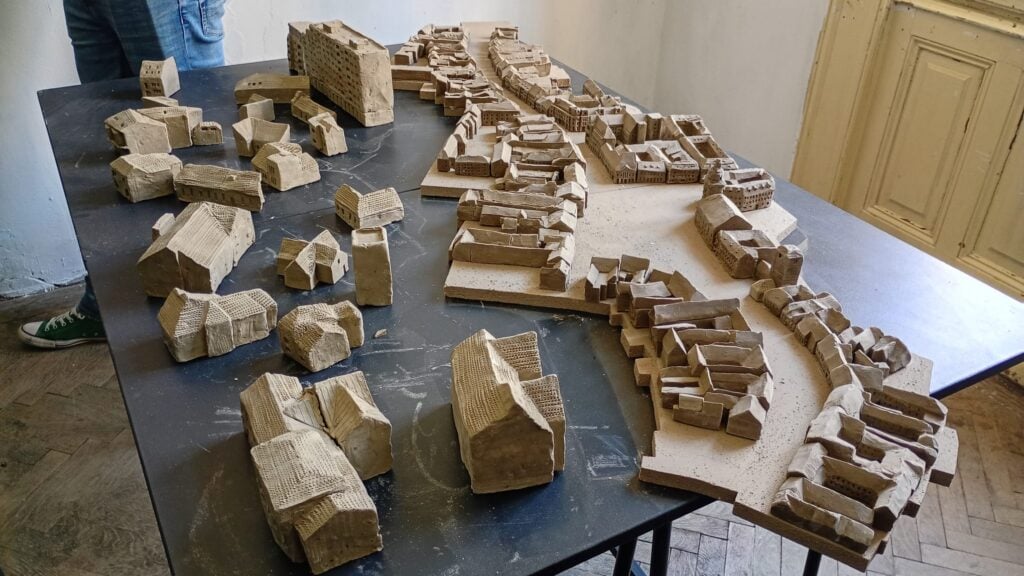 Proiecte realizate de studenții Școlii de Arhitectură. Foto: turnulsfatului.ro